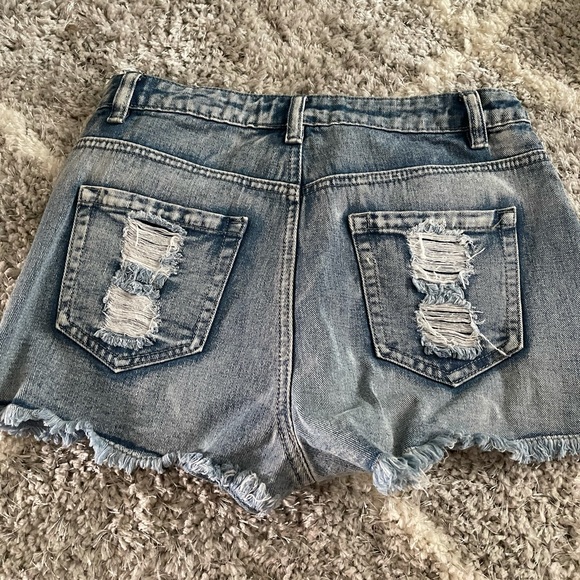 Distressed High Rise Booty Short - Picture 6 of 6